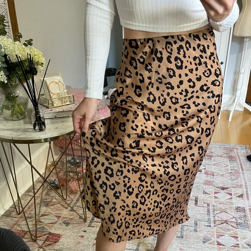 Silky Leopard MIDI Skirt